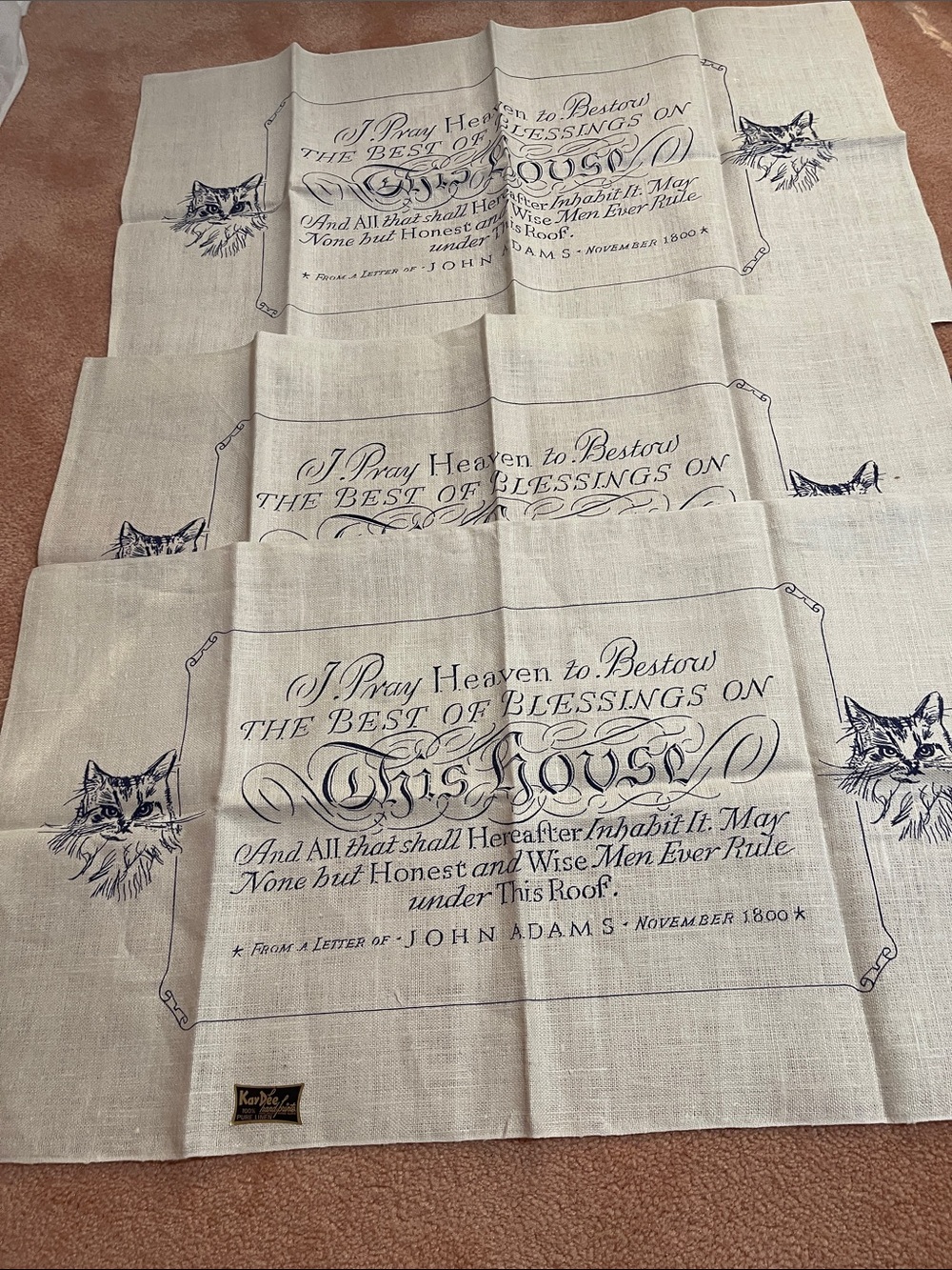Printed Linen-Blend Table Runner in Cream with Cat Motif new